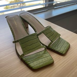 INTENTIONALLY Blank green crocodile mules size 9